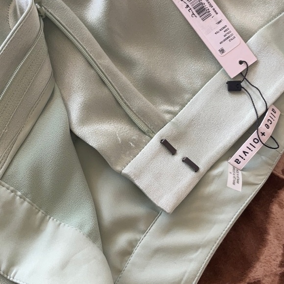 Alice + Olivia Deanna Stretch Cotton Satin
Bootcut Pants Color Green Tea size 14 - Picture 8 of 13